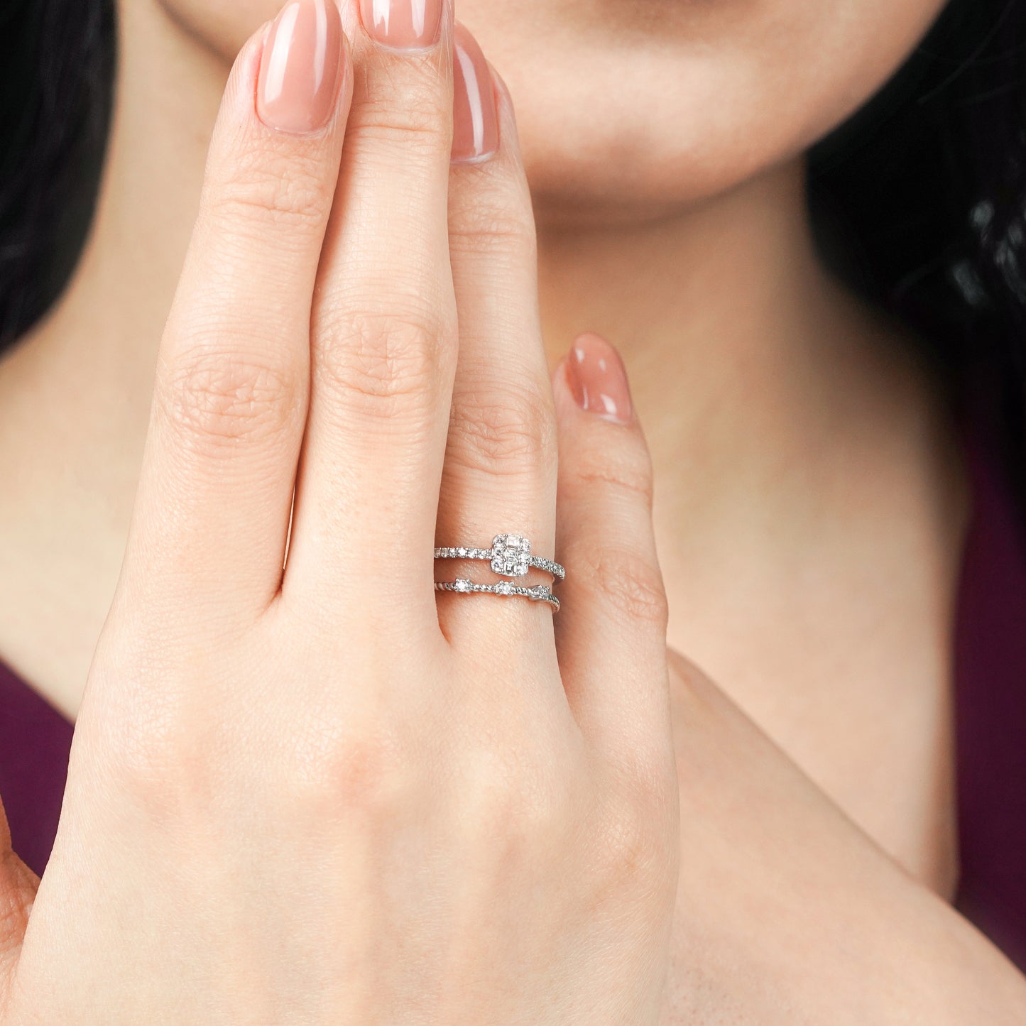 18K WHITE GOLD DOUBLE BAND RING DECORATED WITH NATURAL DIAMOND STONES