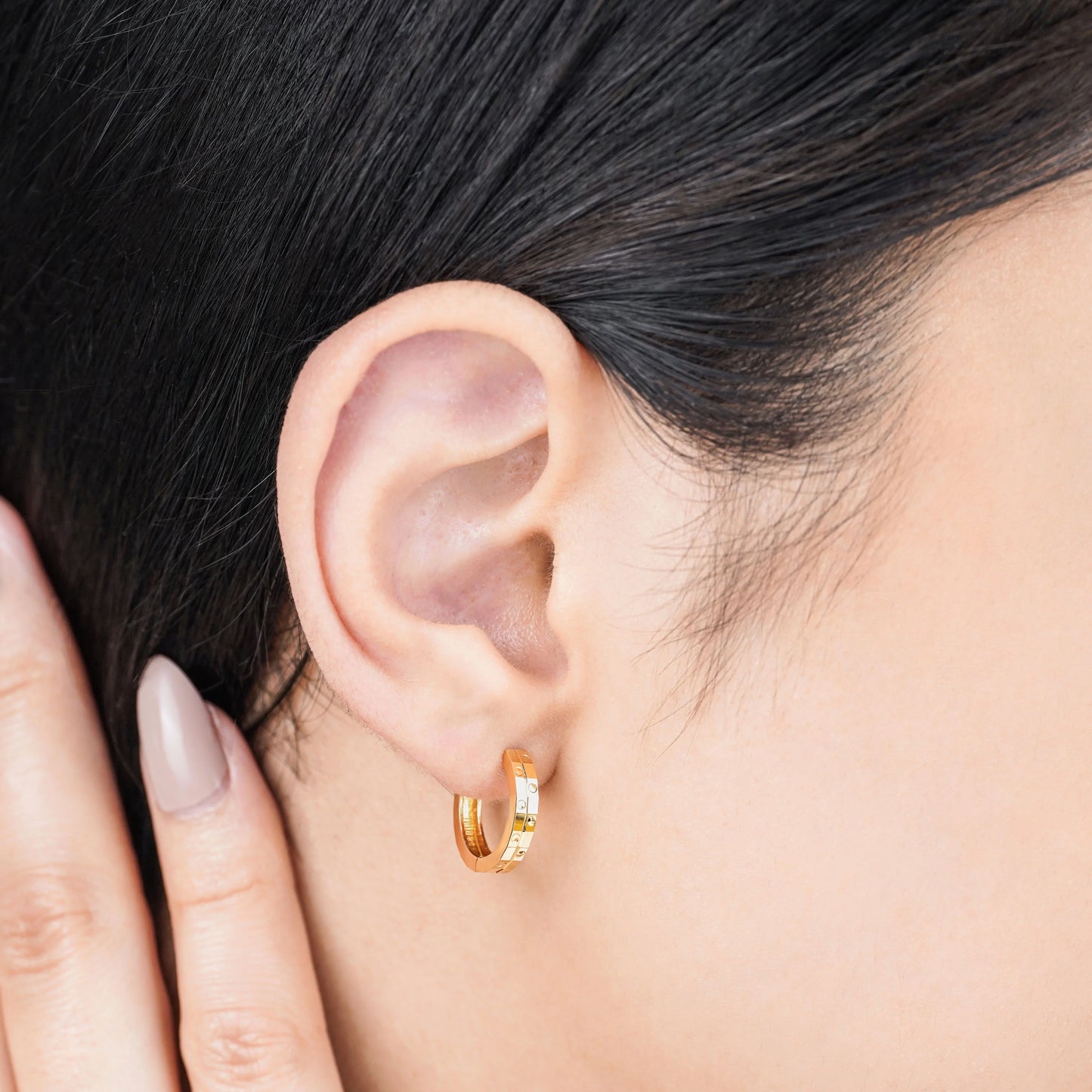 أقراط حلقية من الذهب عيار 18 قيراطًا