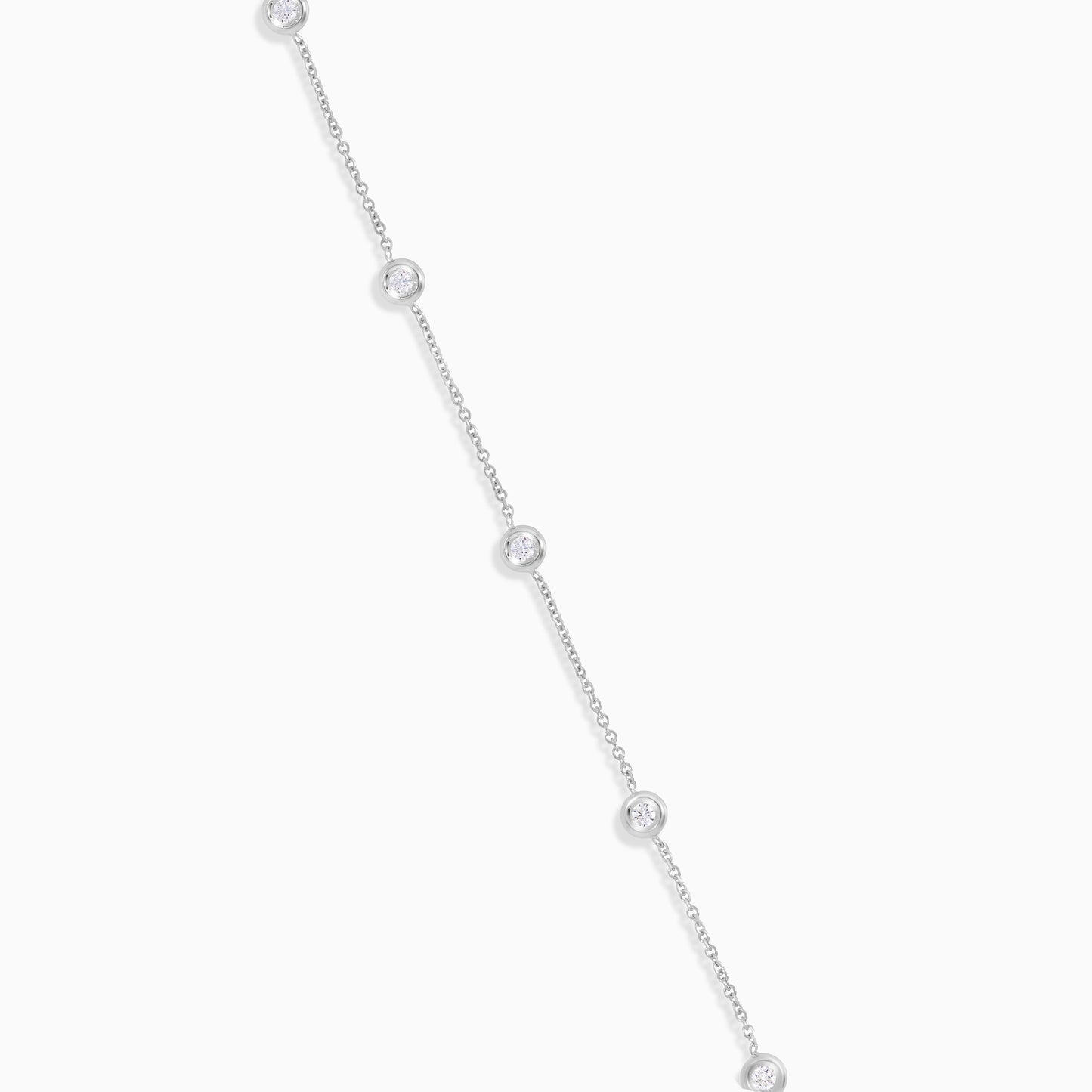 18k White Gold Bracelet Decorated With Natural Diamond Stones