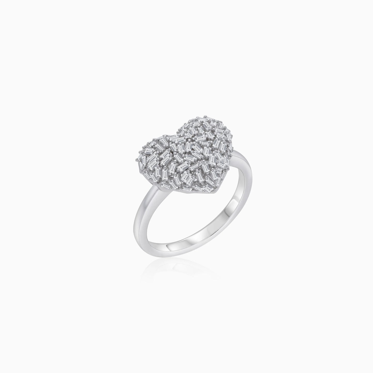 18K WHITE GOLD RING WITH HEART SHAPED DECORATED BY NATURAL DIAMOND BAGUETTE