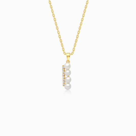 18k yellow gold necklace features 4 pearls aligning with zircon stones