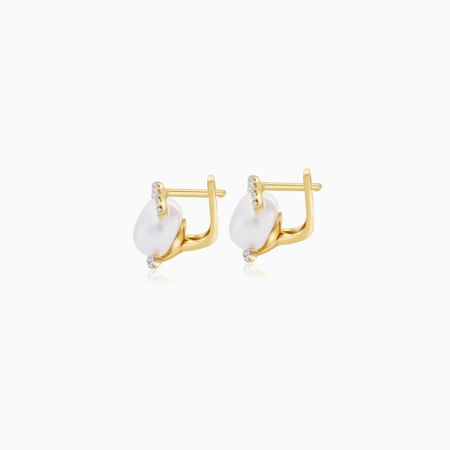 Pearl and Zircon Earrings with Elegance 18k yellow Gold-Trimmed Design