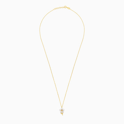 18k yellow gold chain decorated by a pearls flower shape pendent