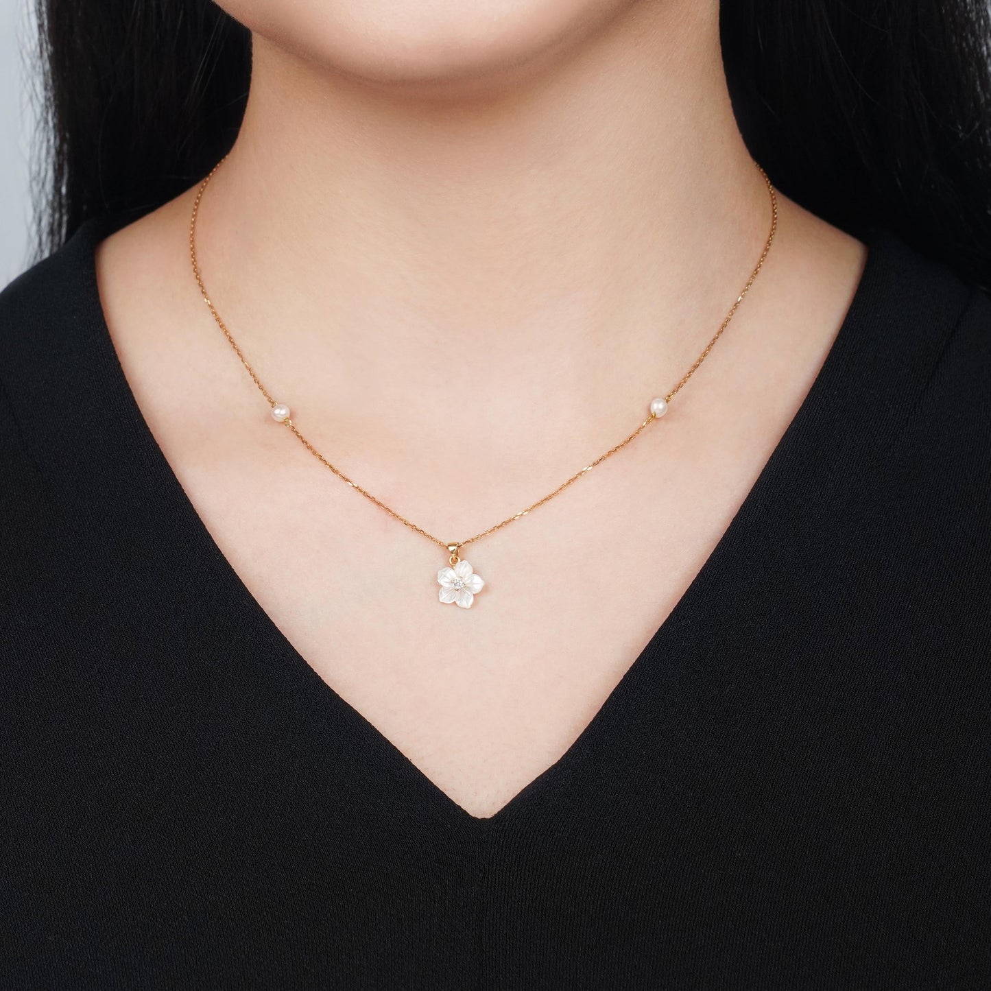 18K Gold Necklace White Mother of Pearl Flower Design, Zircon & Pearls