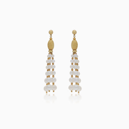 قرط من الذهب الأصفر عيار 18 قيراطًا مزين باللؤلؤ المتدلي