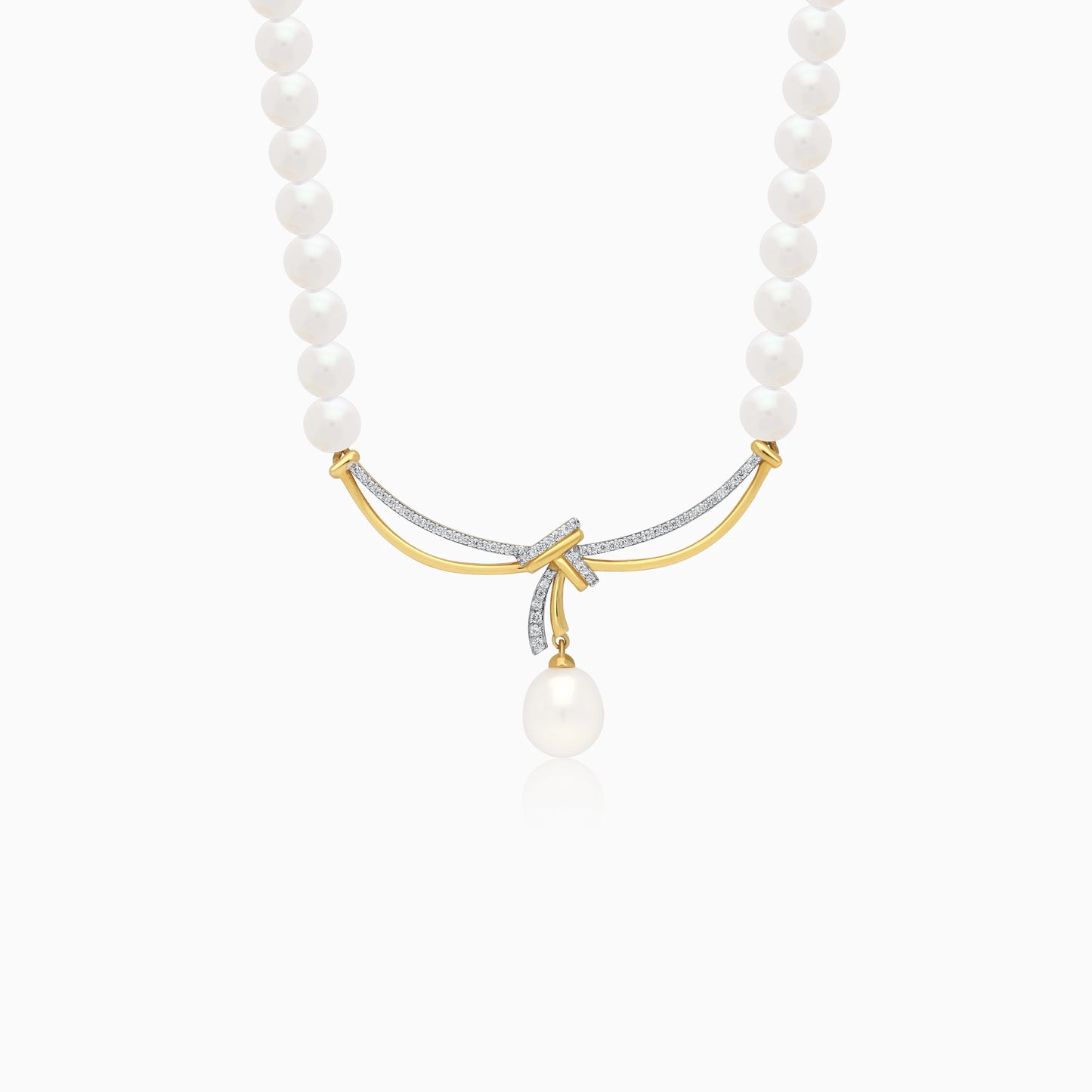 Chic pearl and natural diamond necklace in 18k yellow gold | Danah Diamond Collection