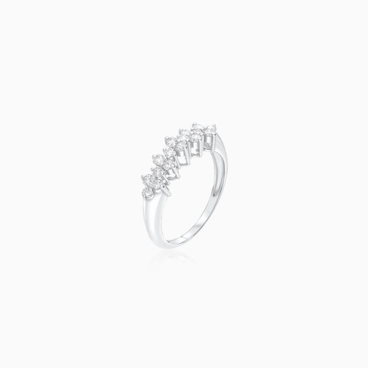 18k white gold ring decorated with natural diamonds stones
