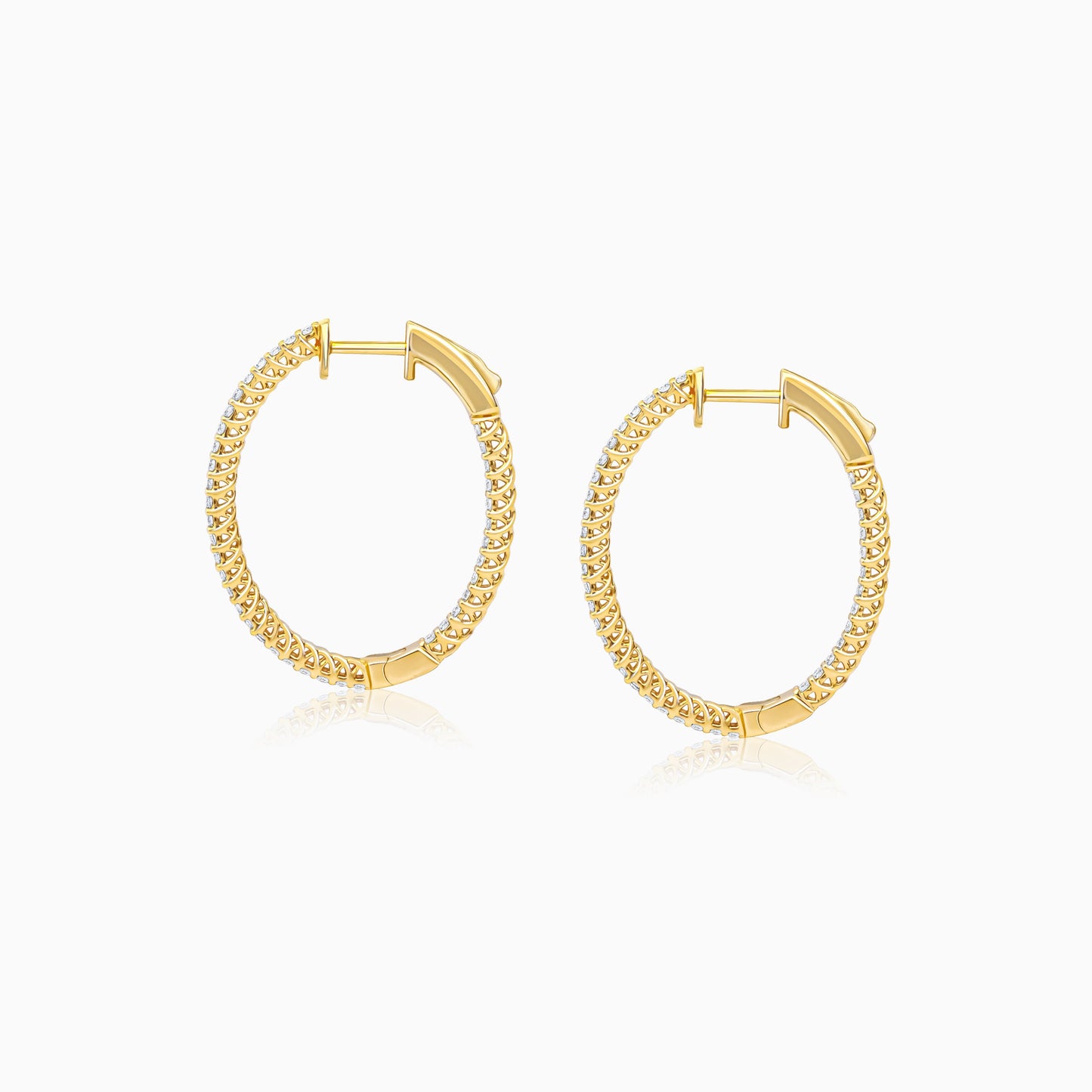 Elegant 18K Yellow Gold with natural Diamond Round Shape Hoops