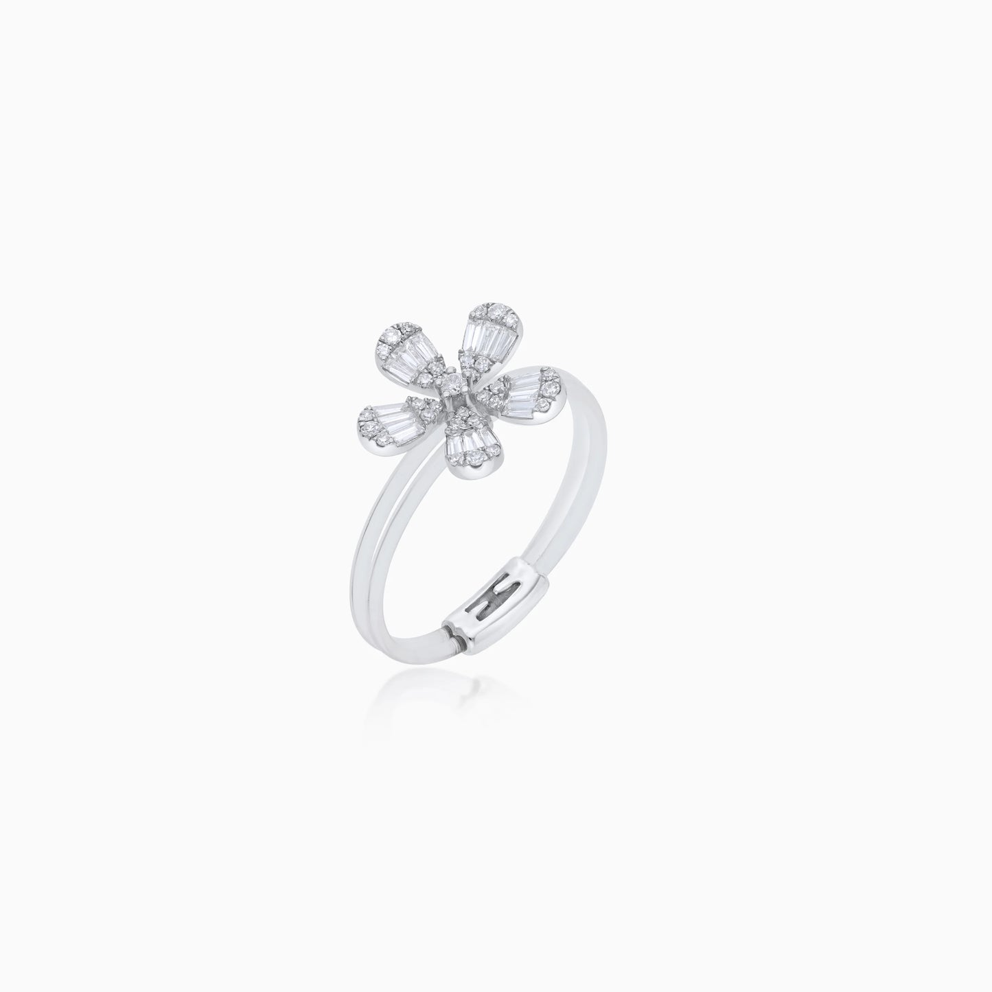 18K White Gold Flower Ring with Baguette Diamonds – Float Collection