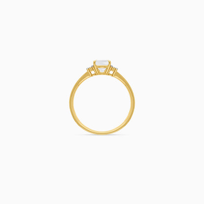 Natural Chalcedony & diamonds Ring in 18K Yellow Gold | colour classic