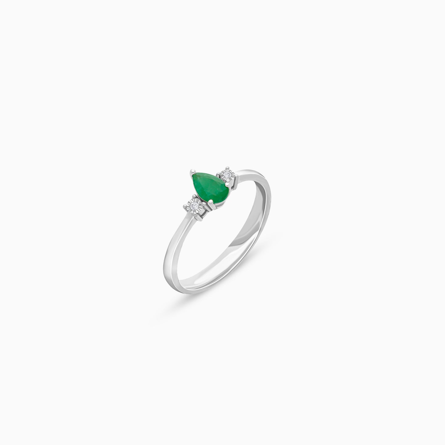18k Gold Ring Drop shape Emerald and Natural Diamond