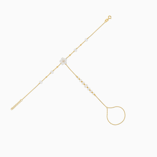 Elegant 18K Yellow Gold Panja Adorned with Pearls