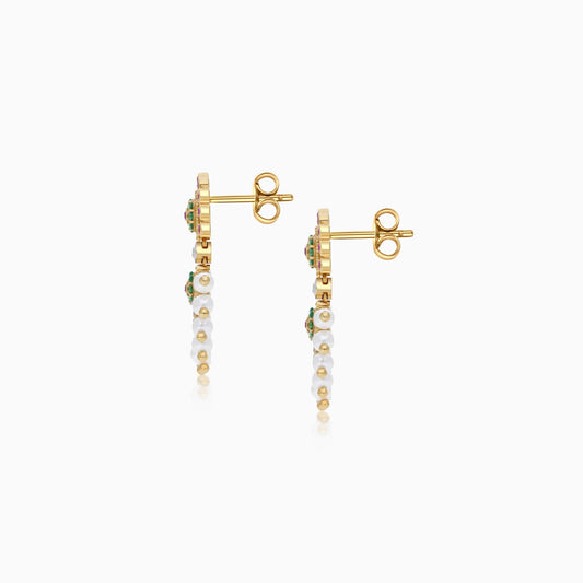 أقراط من الذهب الأصفر عيار 18 قيراطًا مرصعة باللؤلؤ والأحجار الكريمة الصناعية من مجموعة شناف