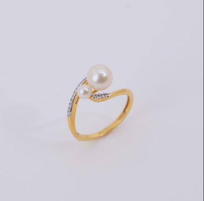 Danah 18K Yellow Gold Diamond & Pearl Ring