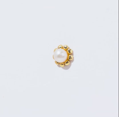 18K Yellow Gold Pearl Stud Piercing