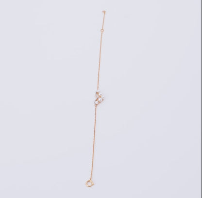 سوار من الذهب الأصفر عيار 18 قيراطًا مرصع بالألماس واللؤلؤ - مجموعة دانا