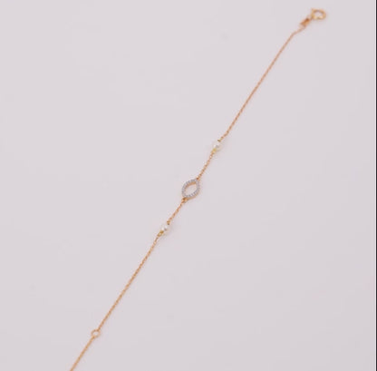 سوار بيضاوي من الذهب الأصفر عيار 18 قيراطًا مرصع بالألماس واللؤلؤ - مجموعة دانا