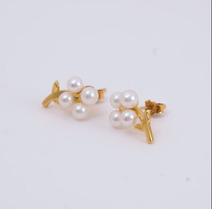 18k yellow gold flower shape earrings with pearls From Danah Collection