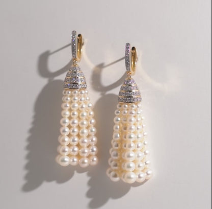 18K YELLOW GOLD EARRING DECORATED WITH ZIRCON STONES AND DANGLING PEARLS