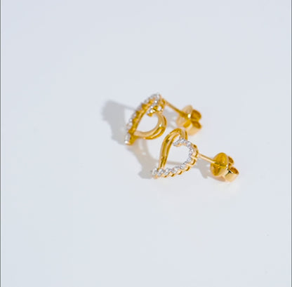 Dunyati Collection: 18K Yellow Gold Heart-Shaped Diamond Earrings