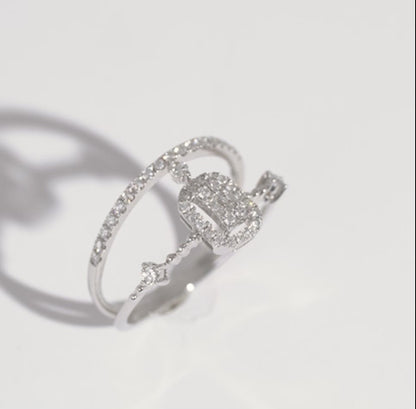 18K WHITE GOLD RING WITH NATURAL DIAMOND STONES