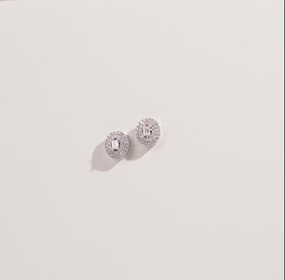 18K White Gold Diamond Stud Earrings – Carre Collection