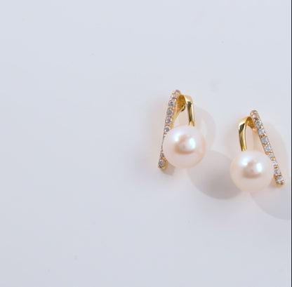 Danah yellow gold earrings 18 karat with pearls and zircon stones