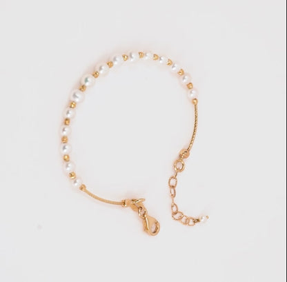 18k yellow gold bangle decorated with white pearls - from Danah